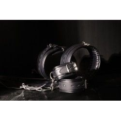 Set costrittivo BDSM per polsi e cosce nero Set costrittivo BDSM per polsi e cosce nero