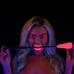Frustino BDSM fluorescente rosa Taboom Frustino BDSM fluorescente rosa Taboom