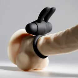 Anello pene vibrante con linguette stimolanti