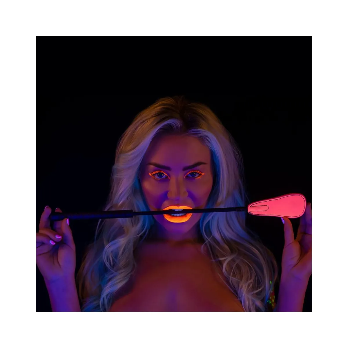 Frustino BDSM rosa fluo pelle sintetica 49 cm
